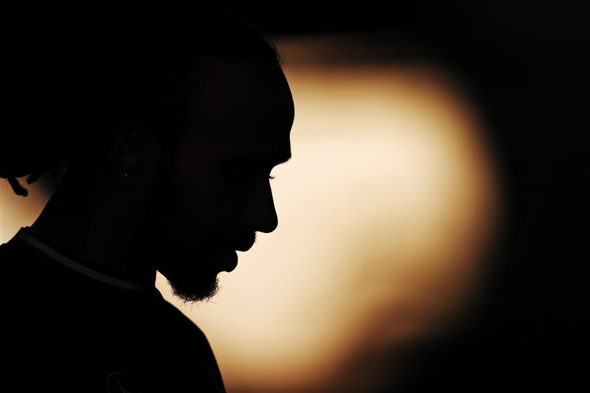 Lewis Hamilton silhouette Saudi Arabia