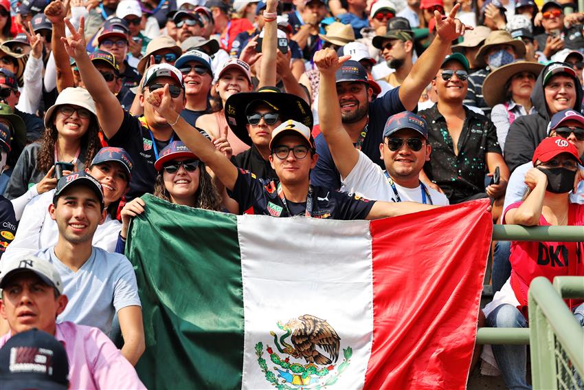 Fans with Mexican flag