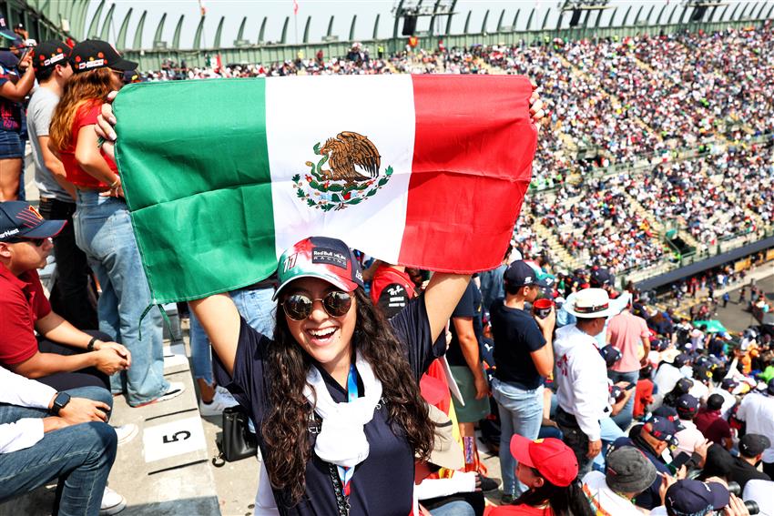 Fan with flag