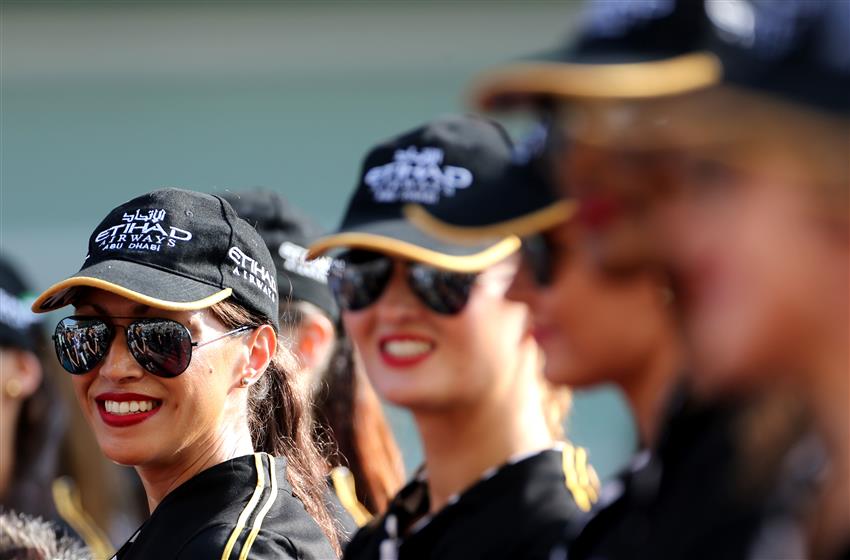 Abu Dhabi grid girls